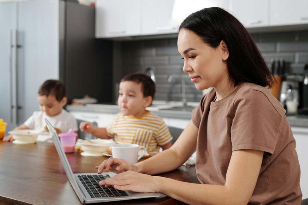 produtividade no trabalho com crianças em casa